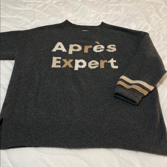 Dark Charcoal Gray Crewneck Sweater with Après Expert Text and Contrasting Cuffs - Picture 2 of 9